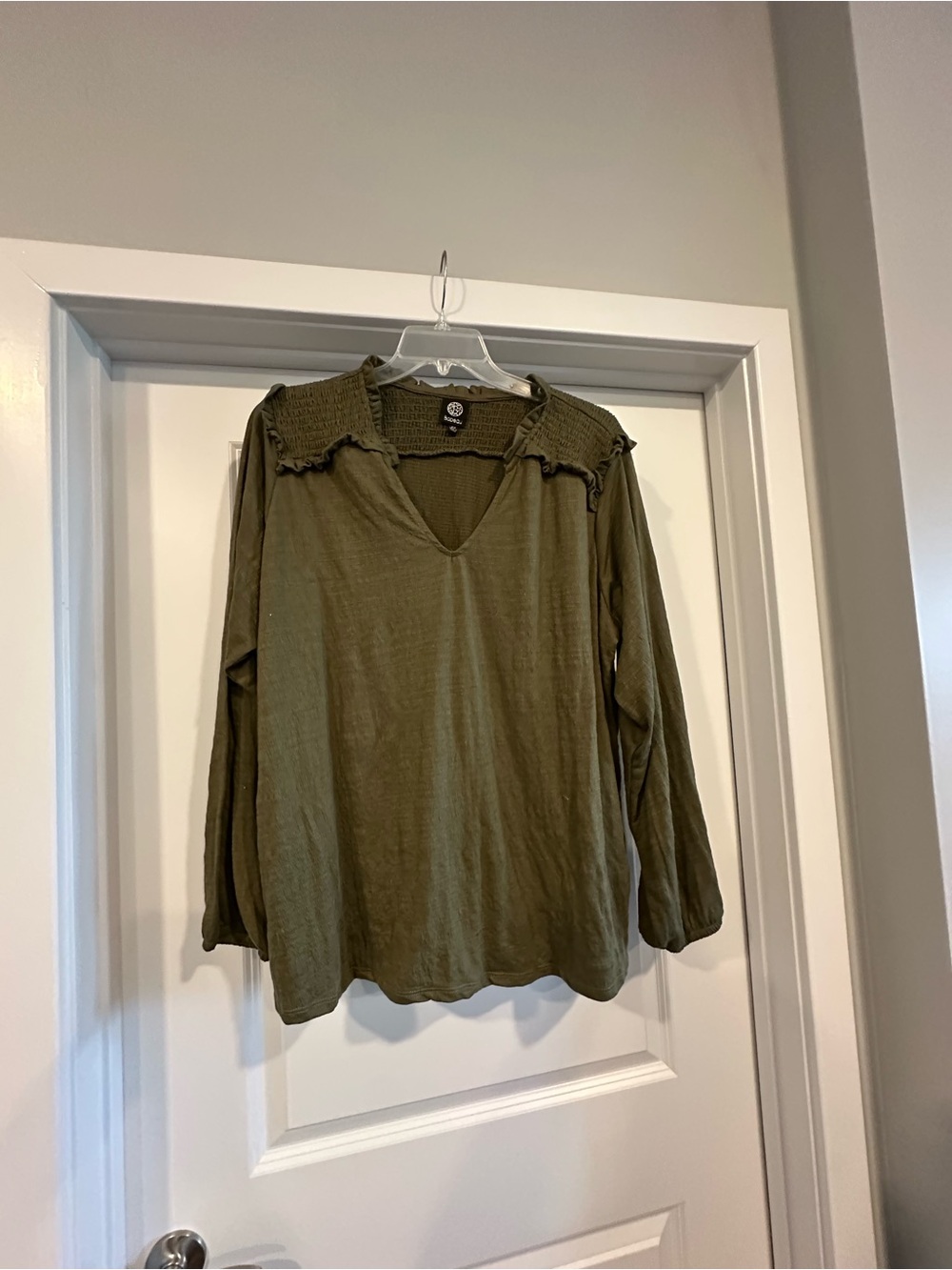 bobeau Olive Green Long Sleeve V-Neck Knit Top